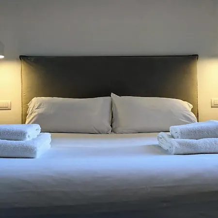 Apartment Mantega At Navigli - Pool And Garage Milan