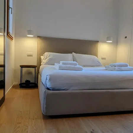 Apartment Mantega At Navigli - Pool And Garage Milan